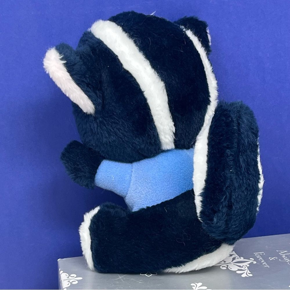 Vintage Skunk 8” Plush “Lil’ Stinkers Need Lots of Love” - Picture 4 of 9